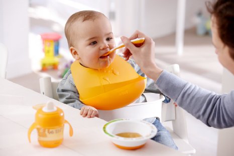 غذا دادن به نوزاد